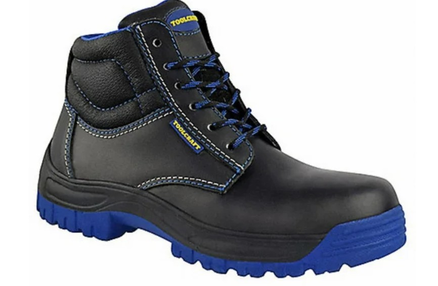BOTA ADVENTURE CON CASQUILLO # 71/2 COLOR NEGRO           